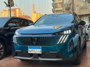 بيجو 5008 2026 أزرق غامق مستعملة للبيع
