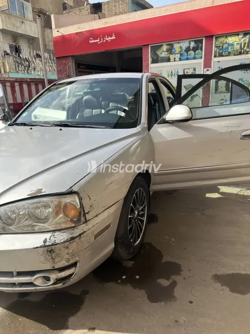 Hyundai Avante 2005 White Used for Sale - 3