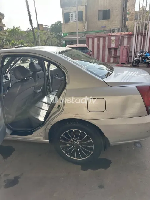Hyundai Avante 2005 White Used for Sale - 5