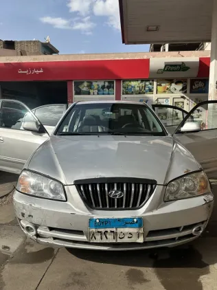 هيونداي افانتي 2005 أبيض مستعملة للبيع