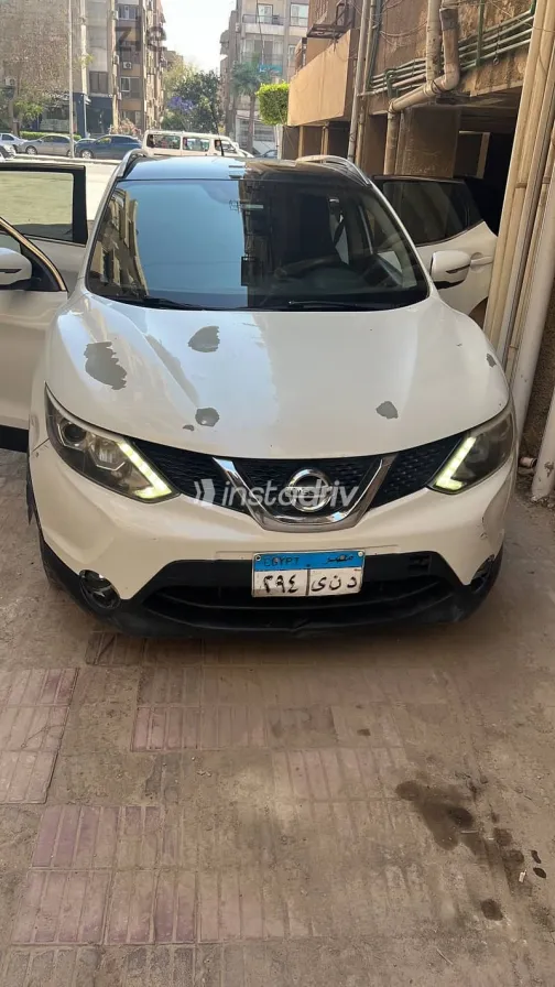 Nissan Qashqai 2016 White Used for Sale - 3