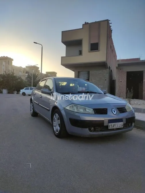 رينو ميجان 2006 فضي مستعملة للبيع - 1