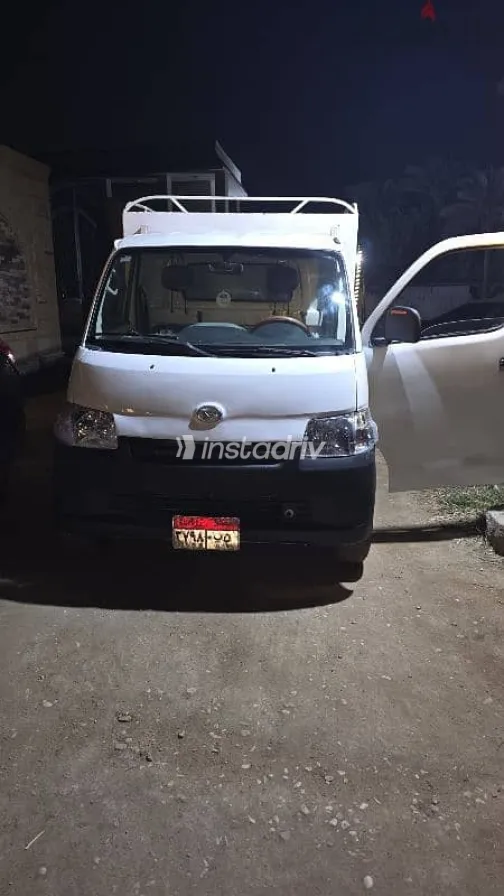 Daihatsu Gran max 2010 White Used for Sale - 2
