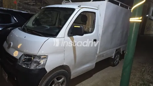 Daihatsu Gran max 2010 White Used for Sale - 8