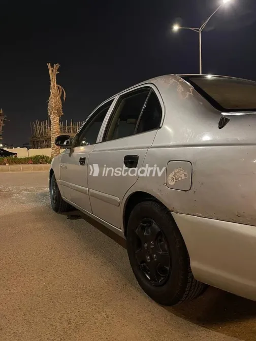 هيونداي فيرنا 2008 فضي مستعملة للبيع - 8