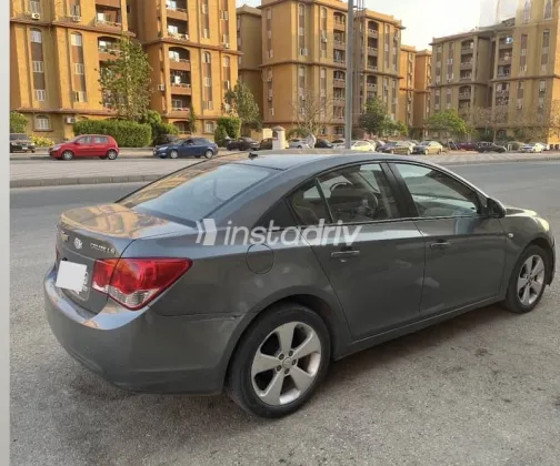 Chevrolet Cruze 2010 Gray Used for Sale - 8