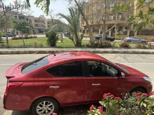 نيسان صنى 2021 أحمر مستعملة للبيع