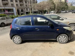 هيونداي I10 2010 أزرق غامق مستعملة للبيع