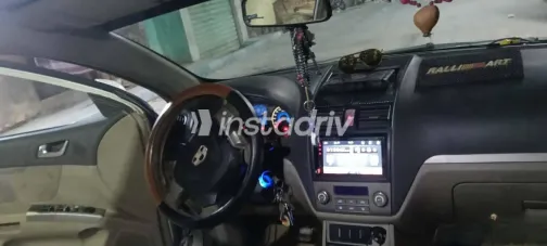 جيلي امجراند X7 2015 أبيض مستعملة للبيع - 7