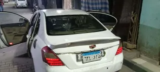 جيلي امجراند X7 2015 أبيض مستعملة للبيع