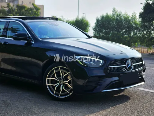 مرسيدس E 300 2021 أسود مستعملة للبيع - 3