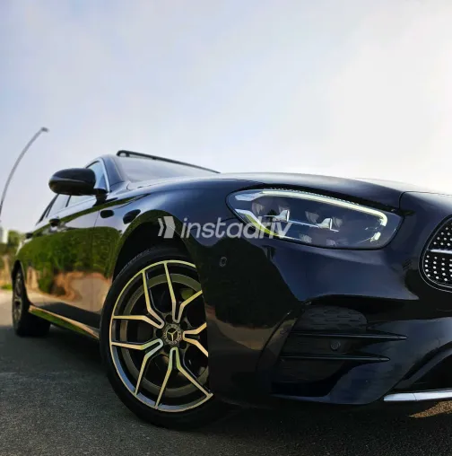 مرسيدس E 300 2021 أسود مستعملة للبيع - 6
