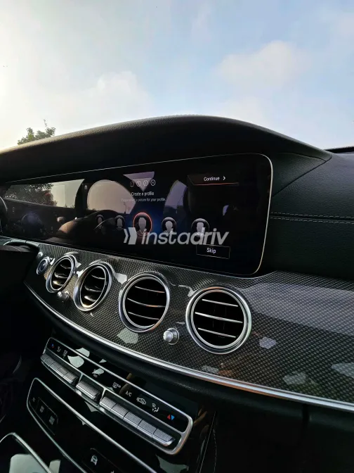 مرسيدس E 300 2021 أسود مستعملة للبيع - 8