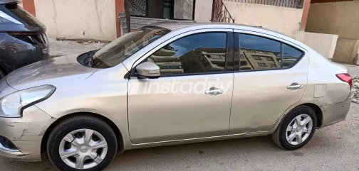 نيسان صنى 2018 شامبين مستعملة للبيع - 9