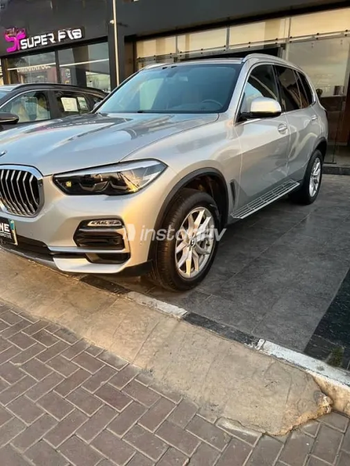 بي ام دبليو X5 2020 فضي مستعملة للبيع - 2