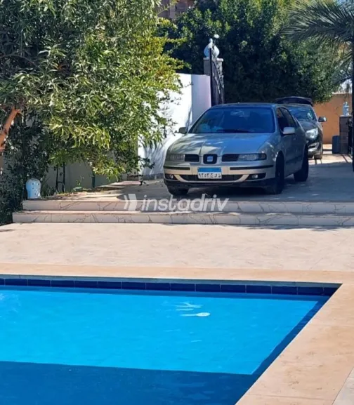 Seat Leon 2003 Gold Used for Sale - 1