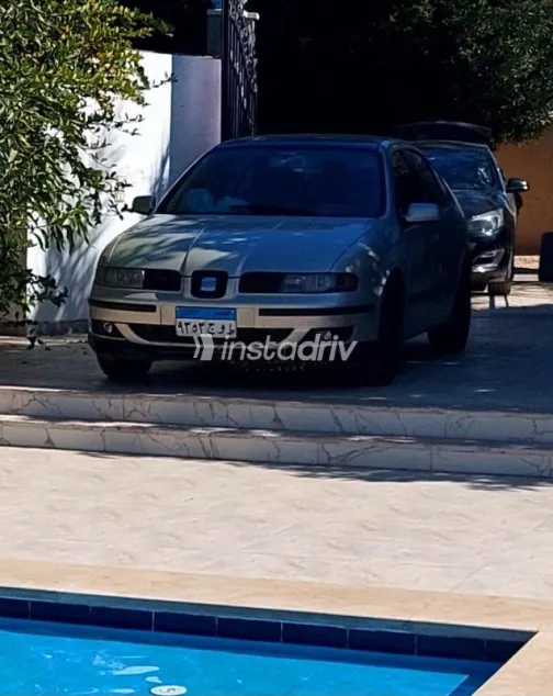 Seat Leon 2003 Gold Used for Sale - 2