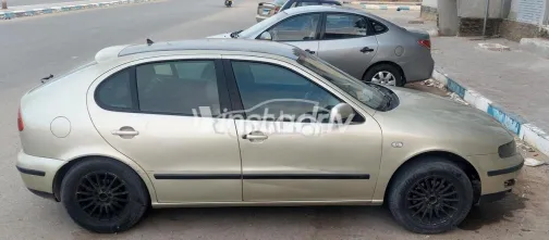 Seat Leon 2003 Gold Used for Sale - 4