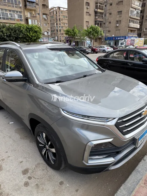 Chevrolet Captiva 2021 Gray Used for Sale - 2