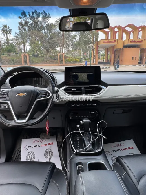 Chevrolet Captiva 2021 Gray Used for Sale - 6