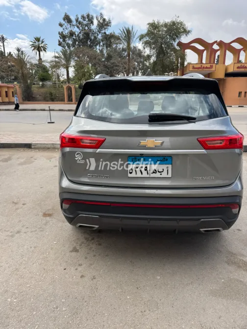 Chevrolet Captiva 2021 Gray Used for Sale - 8