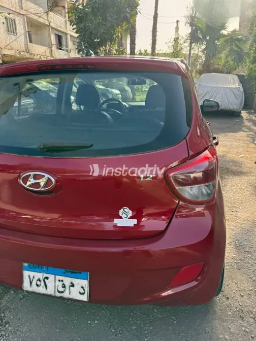 Hyundai Grand i10 2017 Burgundy Used for Sale - 10
