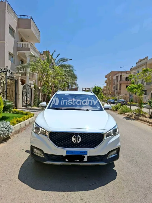 MG ZS 2020 White Used for Sale - 1