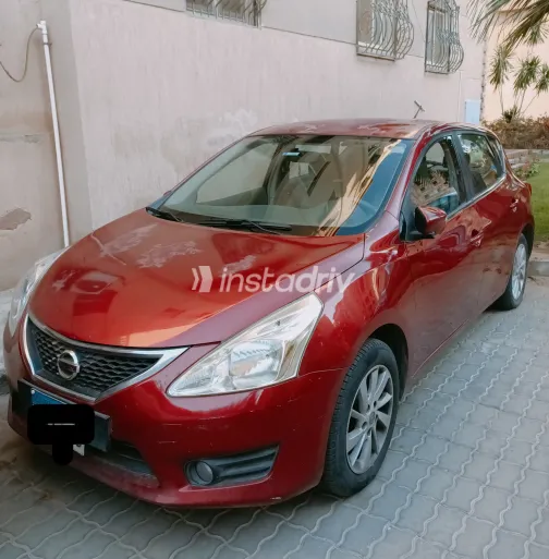 Nissan Tiida 2015 White Used for Sale - 7