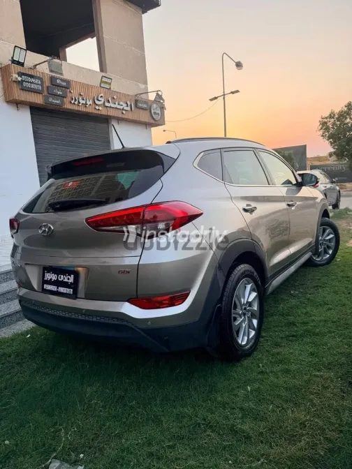 Hyundai Tucson 2018 Gold Used for Sale - 2
