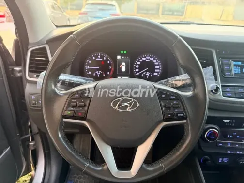 Hyundai Tucson 2018 Gold Used for Sale - 5