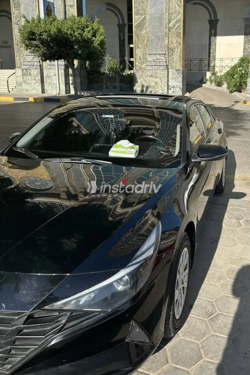 هيونداي إلنترا 2021 أسود مستعملة للبيع - 2