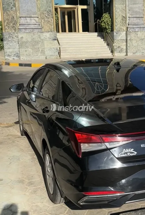 هيونداي إلنترا 2021 أسود مستعملة للبيع - 4