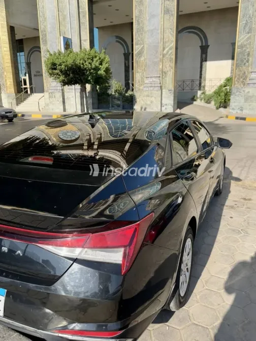 هيونداي إلنترا 2021 أسود مستعملة للبيع - 6