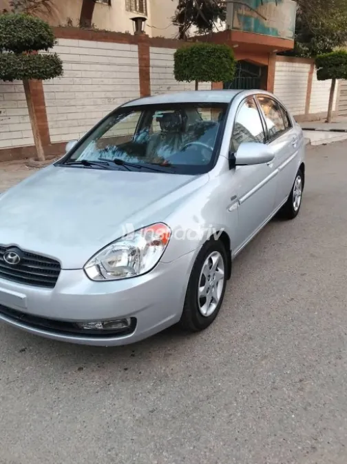 Hyundai Accent 2010 Silver Used for Sale - 2