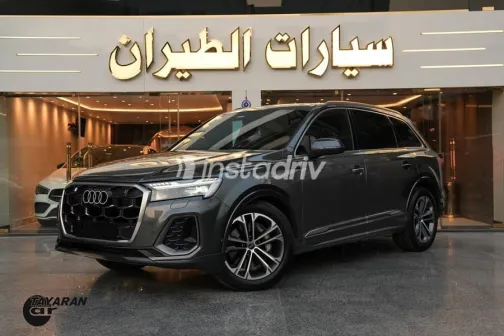 اودي Q7 2025 رمادي مستعملة للبيع - 4