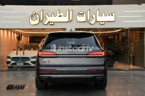اودي Q7 2025 رمادي مستعملة للبيع - 8