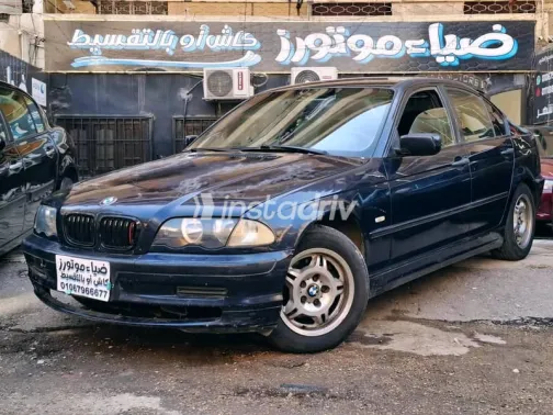 بي ام دبليو 318 2000 أزرق غامق مستعملة للبيع - 1
