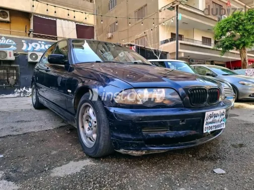 بي ام دبليو 318 2000 أزرق غامق مستعملة للبيع - 3
