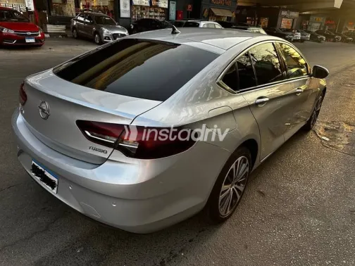 اوبل أنسيجنيا 2018 فضي مستعملة للبيع - 4