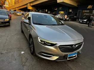 اوبل أنسيجنيا 2018 فضي مستعملة للبيع