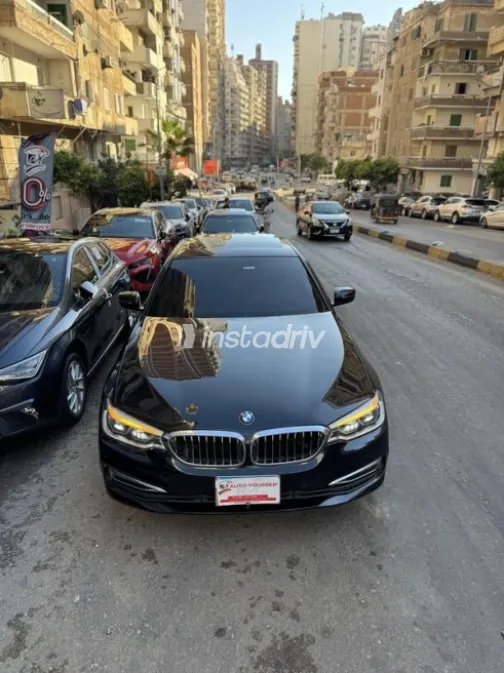 بي ام دبليو 520 2019 أسود مستعملة للبيع - 5