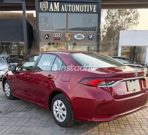 تويوتا كورولا 2019 أحمر غامق مستعملة للبيع - 7