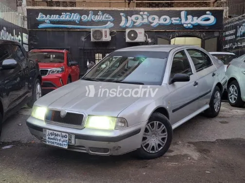 سكودا اوكتافيا 1998 فضي مستعملة للبيع - 1