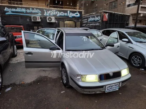 سكودا اوكتافيا 1998 فضي مستعملة للبيع - 3