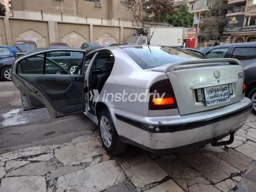 سكودا اوكتافيا 1998 فضي مستعملة للبيع - 9