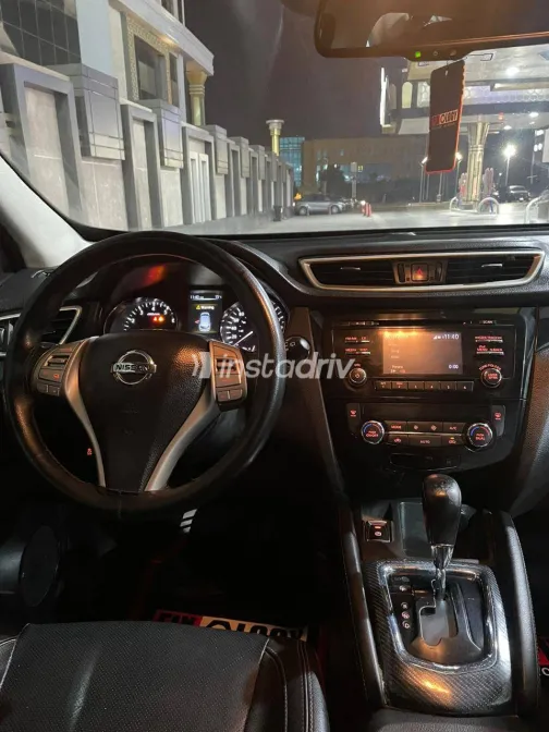 Nissan Qashqai 2017 White Used for Sale - 5