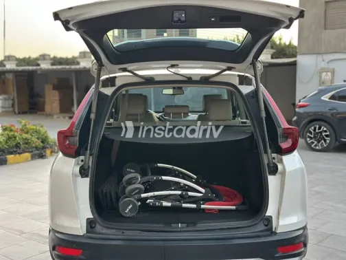 هوندا CRV 2021 أبيض مستعملة للبيع - 9