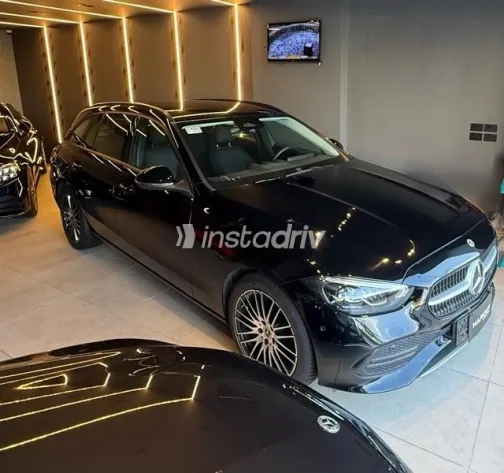مرسيدس C 180 2022 أسود مستعملة للبيع - 1