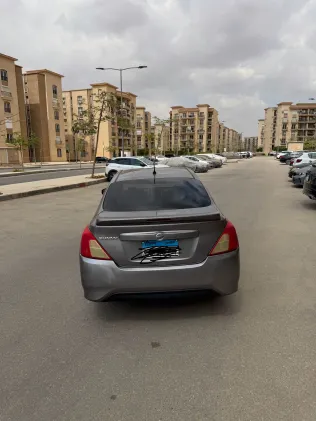 نيسان صنى 2022 رمادي مستعملة للبيع