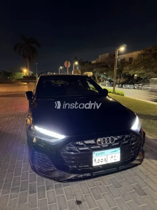 اودي A3 2025 أسود مستعملة للبيع - 3